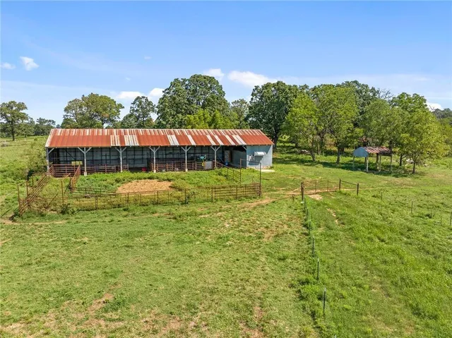 $9,562,000 | 20886 East B Highway, Sheldon, MO 64784