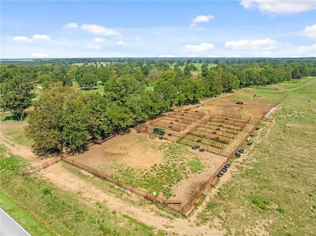 $9,562,000 | 20886 East B Highway, Sheldon, MO 64784