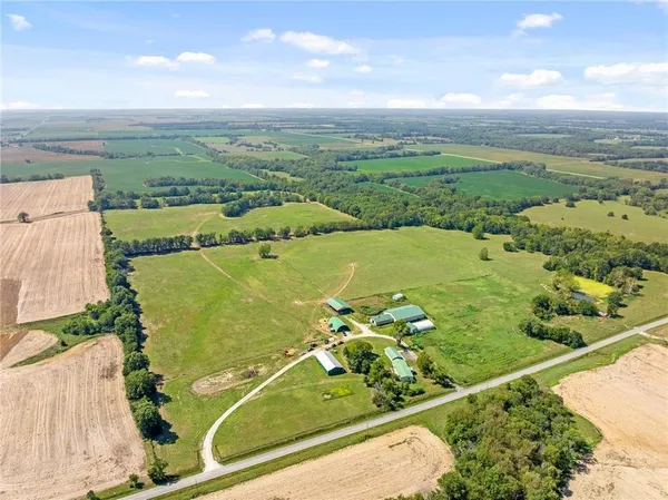 $9,562,000 | 20886 East B Highway, Sheldon, MO 64784