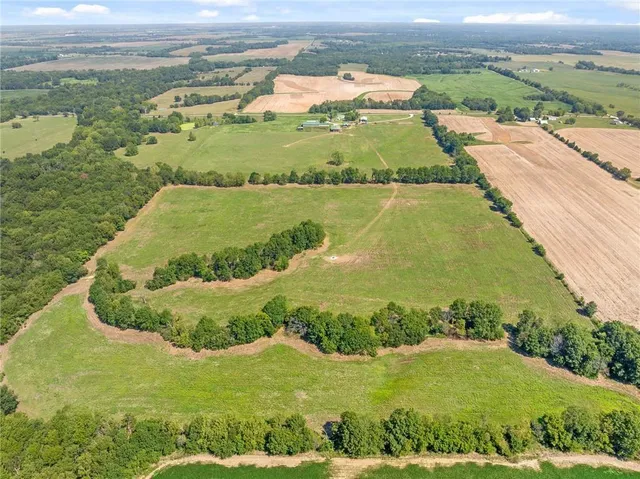 $9,562,000 | 20886 East B Highway, Sheldon, MO 64784