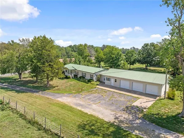 $9,562,000 | 20886 East B Highway, Sheldon, MO 64784