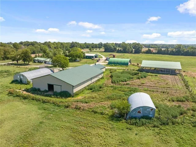 $9,562,000 | 20886 East B Highway, Sheldon, MO 64784
