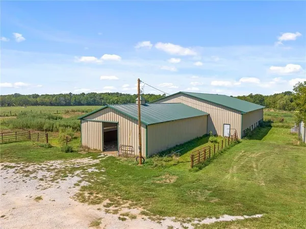 $9,562,000 | 20886 East B Highway, Sheldon, MO 64784