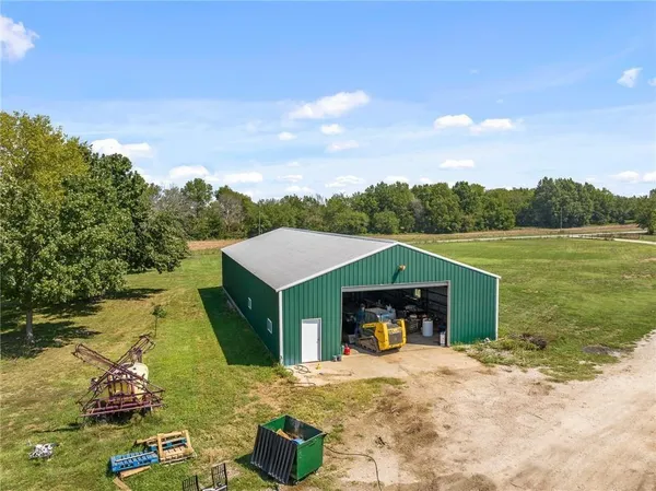 $9,562,000 | 20886 East B Highway, Sheldon, MO 64784