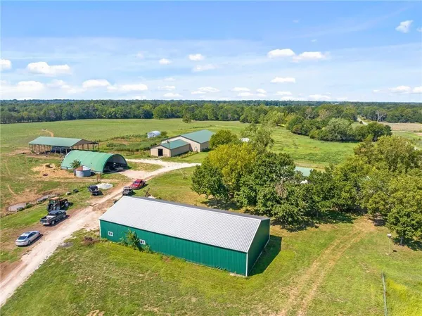 $9,562,000 | 20886 East B Highway, Sheldon, MO 64784