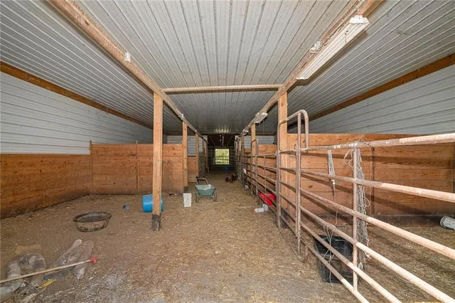 $9,562,000 | 20886 East B Highway, Sheldon, MO 64784