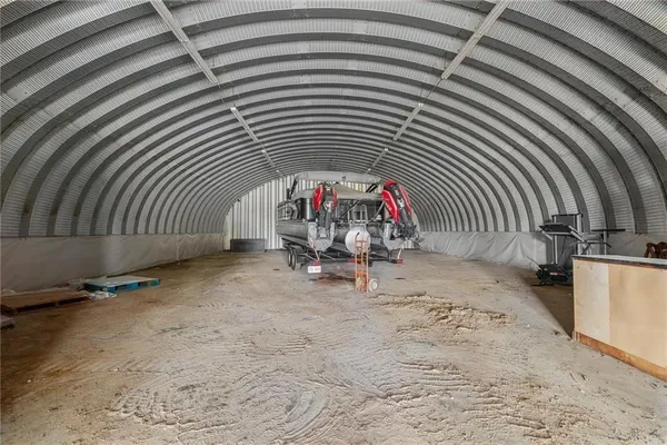 $9,562,000 | 20886 East B Highway, Sheldon, MO 64784