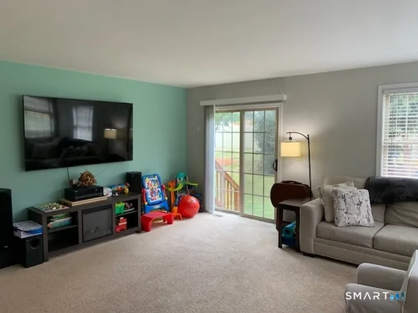 $2,350 | 19 Hawthorne Drive, Unit 188, New London, CT 06320