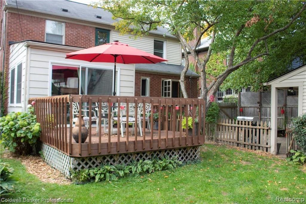 1352 Bishop Road Grosse Pointe Park, MI 48230 - Photo 3 of 27