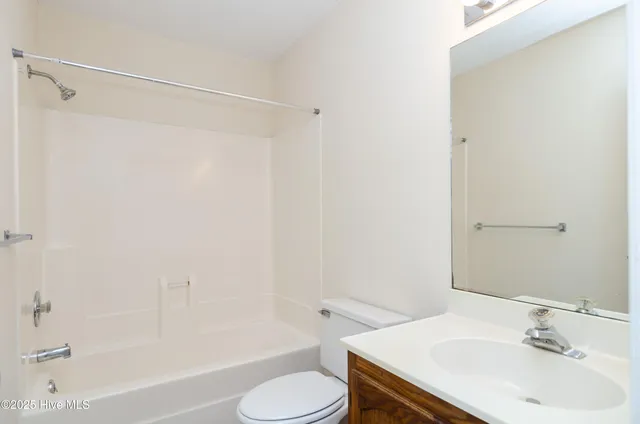 $1,300 | 3621 St Johns Court, Unit B, Wilmington, NC 28403