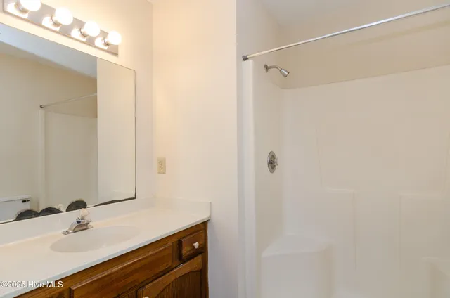 $1,300 | 3621 St Johns Court, Unit B, Wilmington, NC 28403