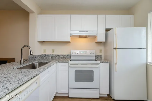 $1,300 | 3621 St Johns Court, Unit B, Wilmington, NC 28403