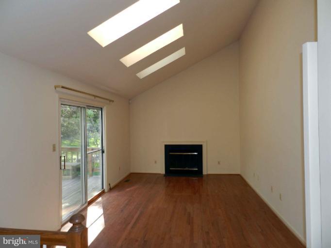 524 Ridgewell Way Silver Spring, MD 20902 - Photo 15 of 20 Family Room