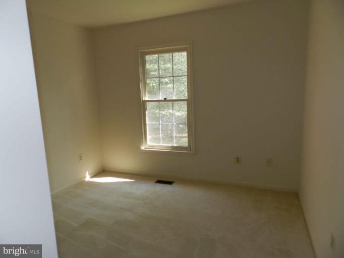 524 Ridgewell Way Silver Spring, MD 20902 - Photo 8 of 20 4th Bedroom