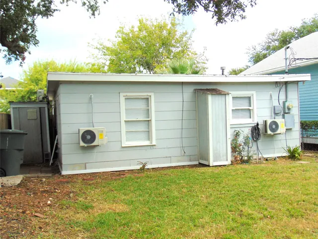 $1,415 | 5113 Avenue O 1/2, Unit FRONT, Galveston, TX 77551