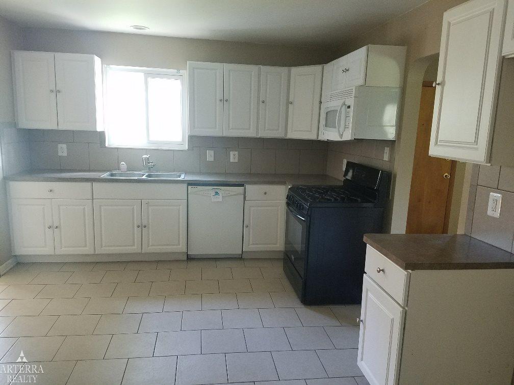 69055 Hicks Road Armada, MI 48005 - Photo 5 of 10 31332670-4.JPG
