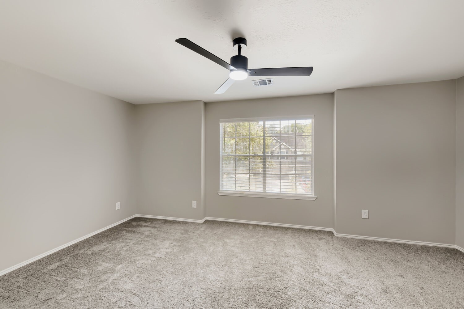 11 Wineberry Place Spring, TX 77382 - Photo 5 of 17