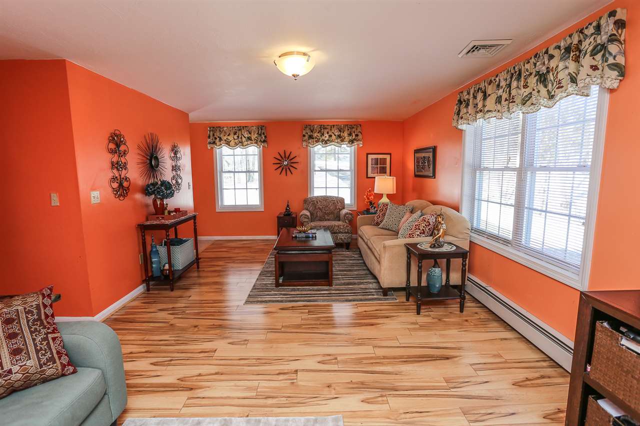 83 Walnut Hill Road Goffstown, NH 03045 - Photo 5 of 19