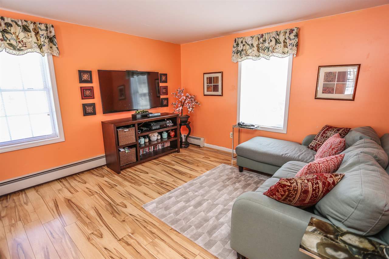 83 Walnut Hill Road Goffstown, NH 03045 - Photo 6 of 19