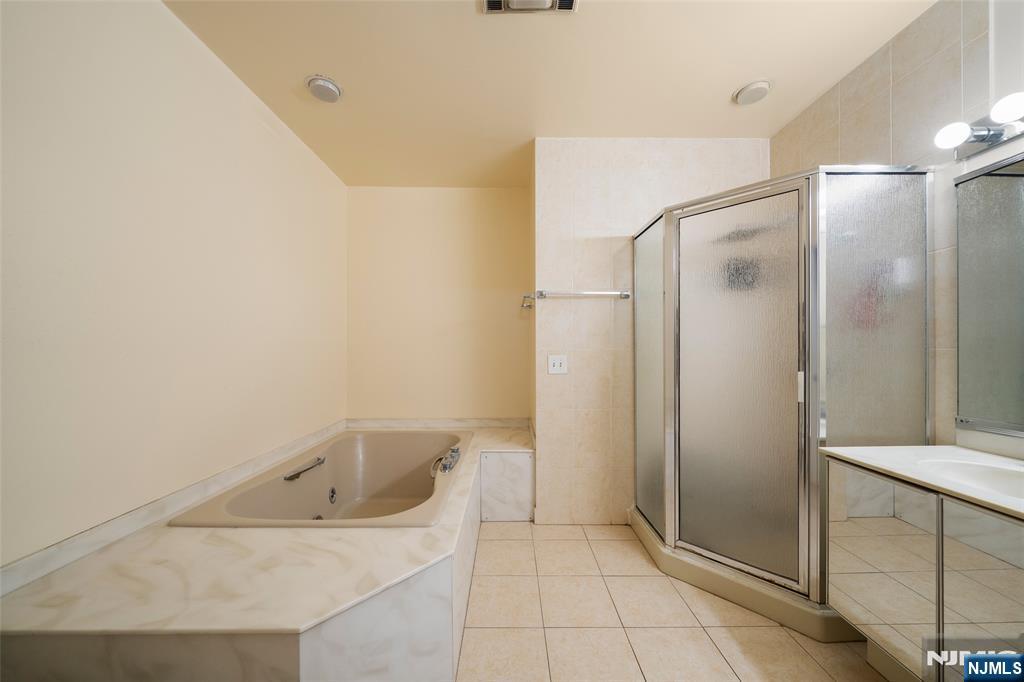 300 Gorge Road, Unit 62 Cliffside Park, NJ 07010 - Photo 17 of 31