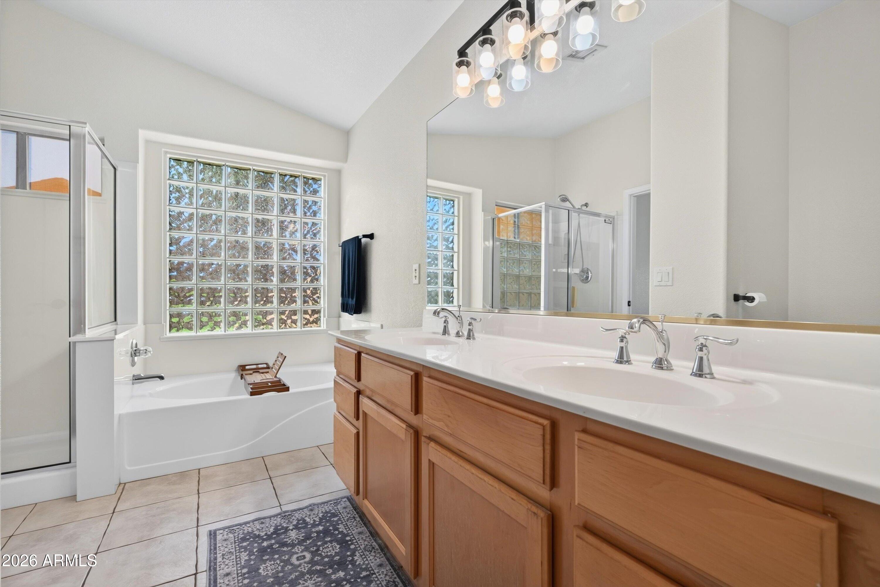 613 East Devon Drive Gilbert, AZ 85296 - Photo 18 of 41 Primary Bathroom
