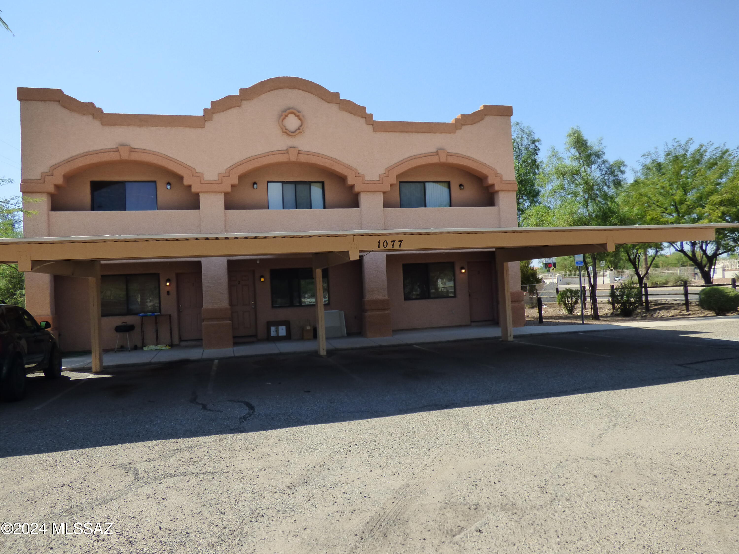 1077 North Riverside Drive, Unit 1 Tucson, AZ 85745 - Photo 1 of 18 P1070867