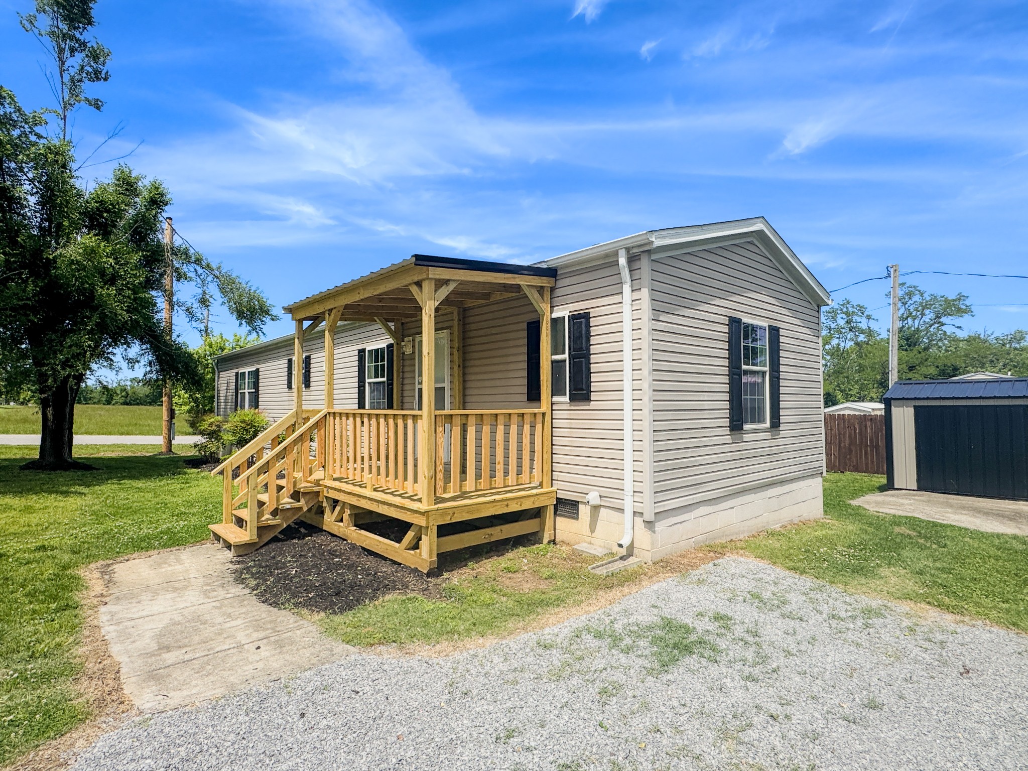 500 Akersville Road Lafayette, TN 37083 - Photo 3 of 28