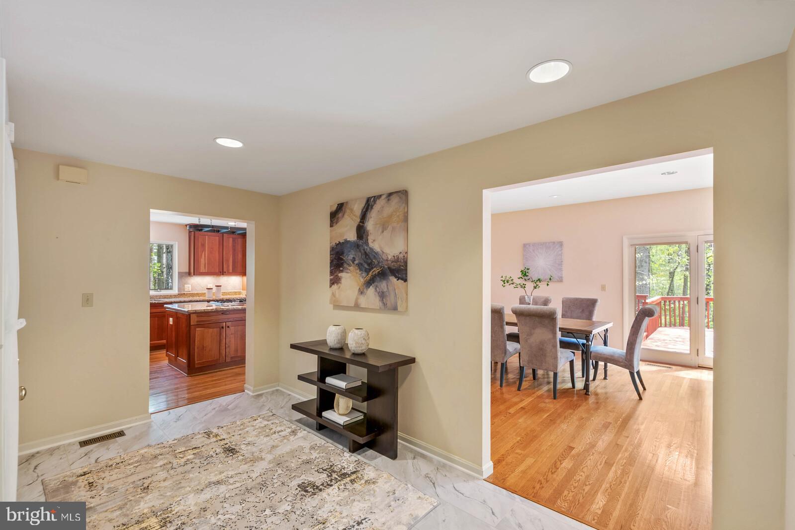 10431 Lawyers Road Vienna, VA 22181 - Photo 14 of 53 Gallery Image 14