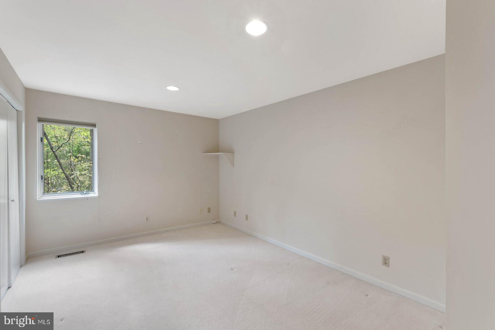 10431 Lawyers Road Vienna, VA 22181 - Photo 26 of 53 Gallery Image 26