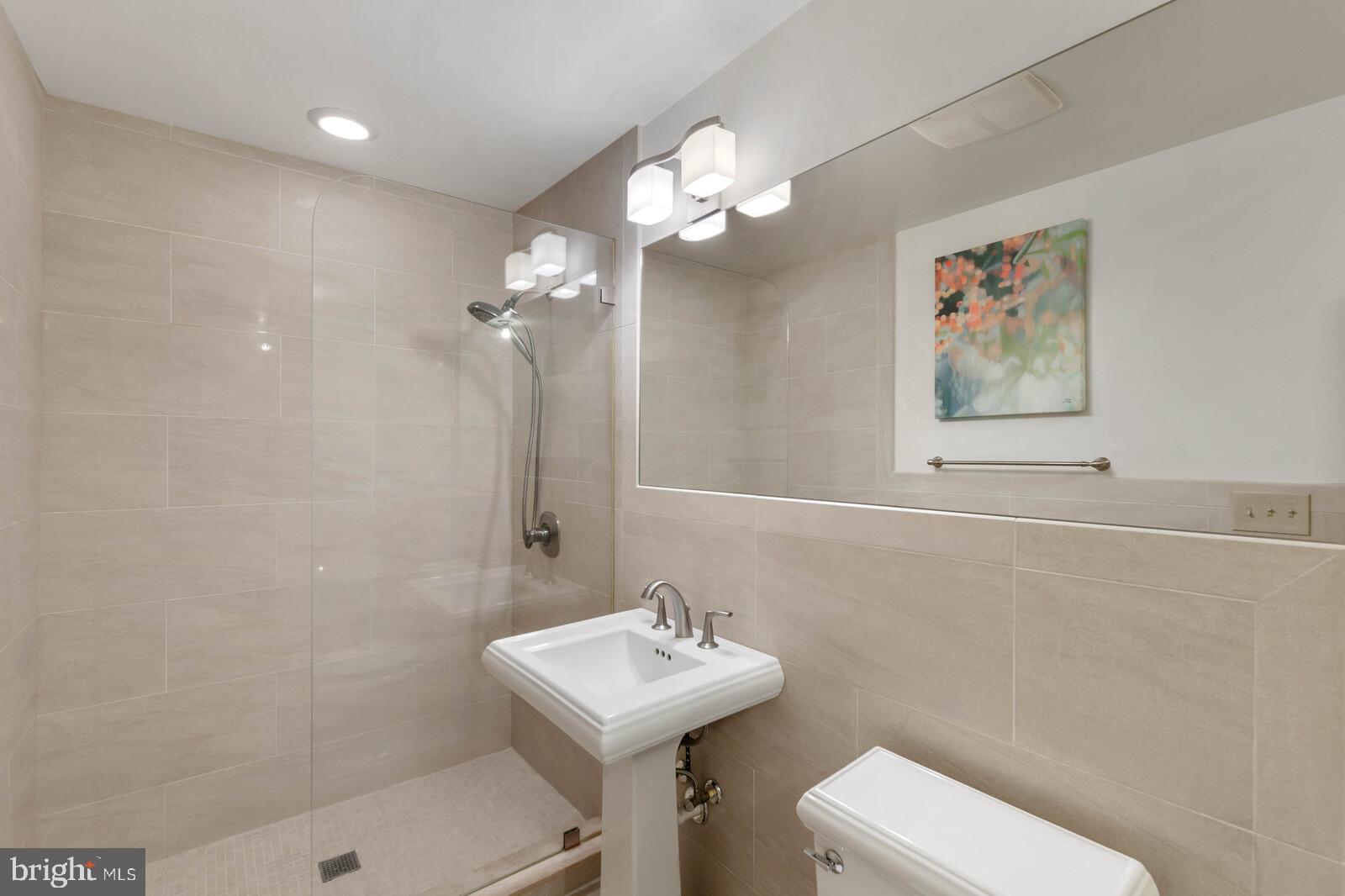 10431 Lawyers Road Vienna, VA 22181 - Photo 28 of 53 Gallery Image 28