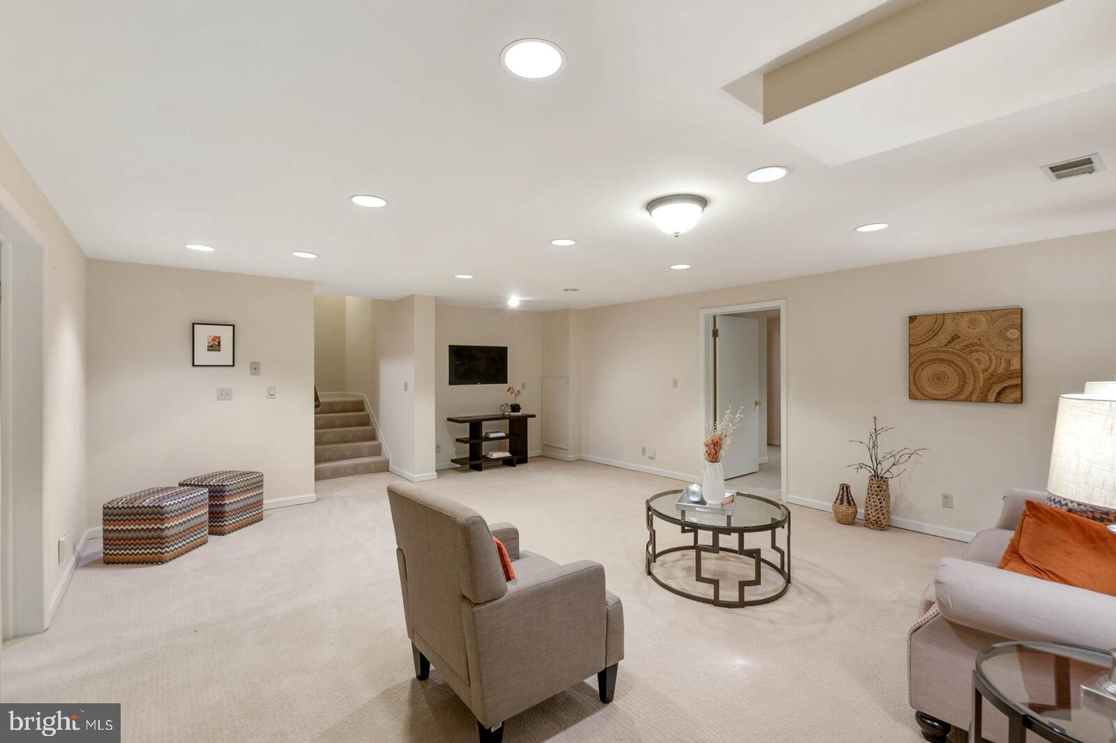 10431 Lawyers Road Vienna, VA 22181 - Photo 30 of 53 Gallery Image 30