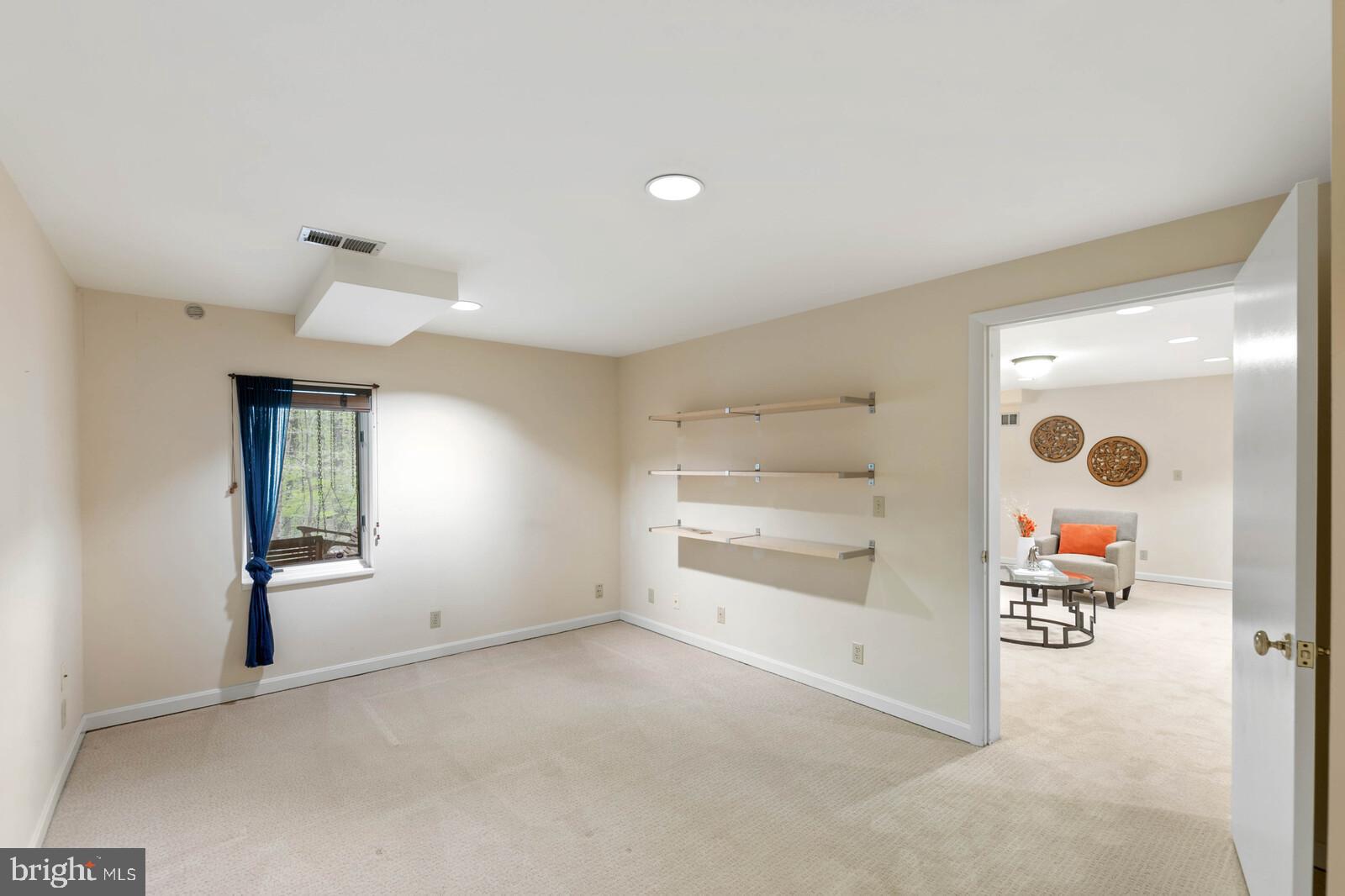 10431 Lawyers Road Vienna, VA 22181 - Photo 31 of 53 Gallery Image 31