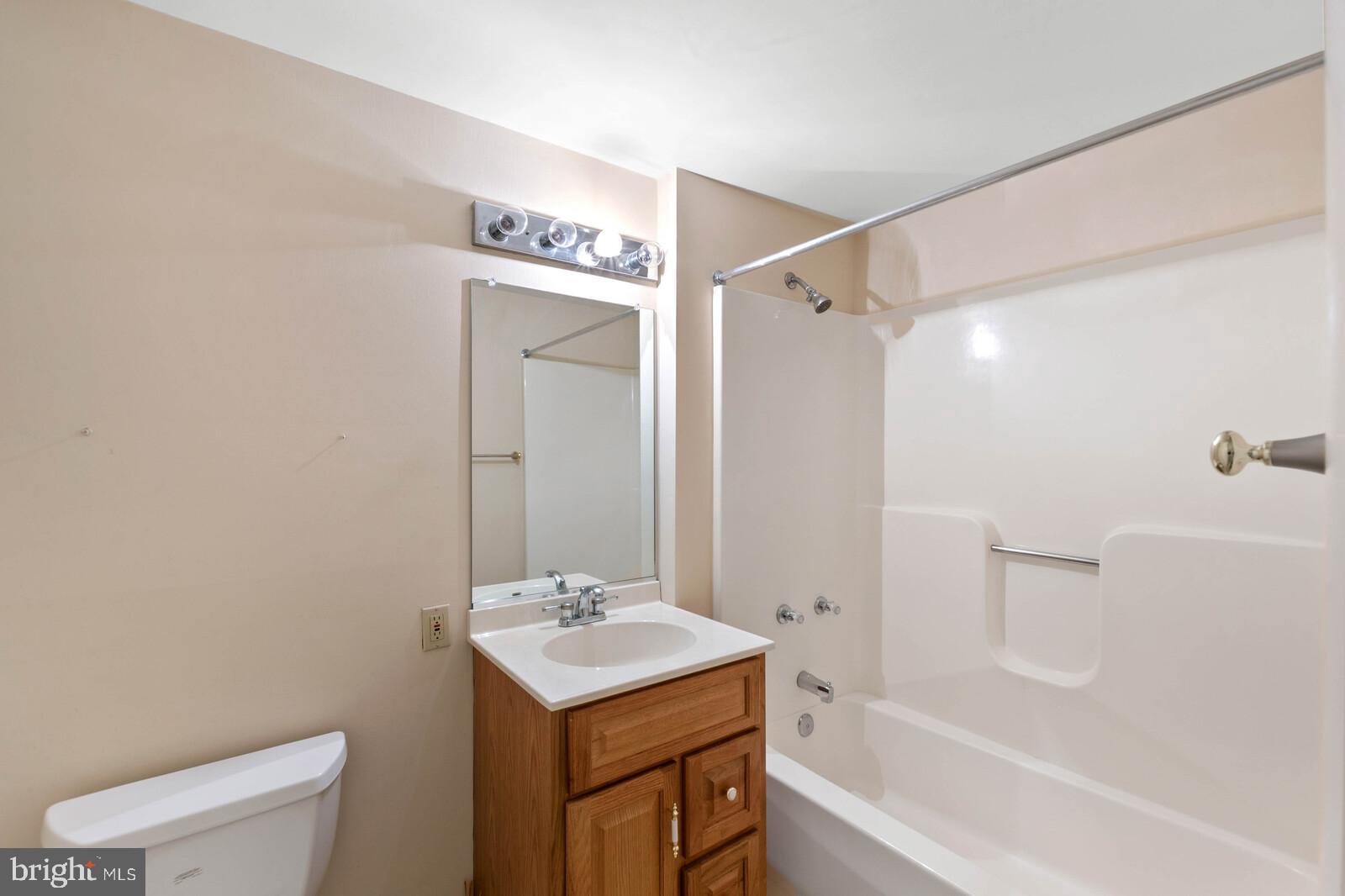 10431 Lawyers Road Vienna, VA 22181 - Photo 33 of 53 Gallery Image 33