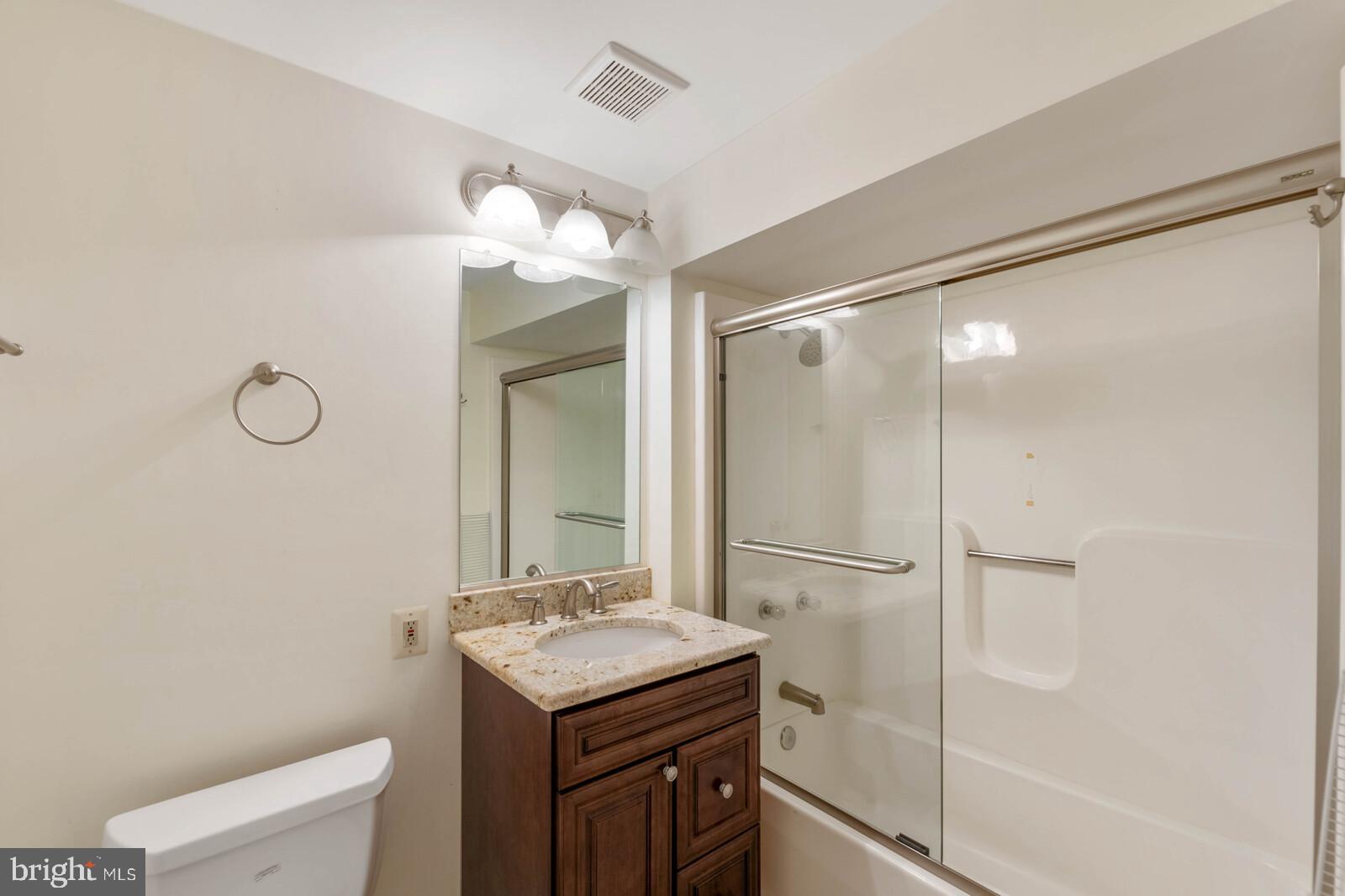 10431 Lawyers Road Vienna, VA 22181 - Photo 36 of 53 Gallery Image 36