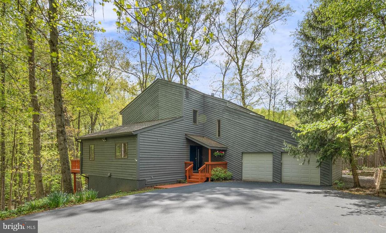 10431 Lawyers Road Vienna, VA 22181 - Photo 6 of 53 Gallery Image 6