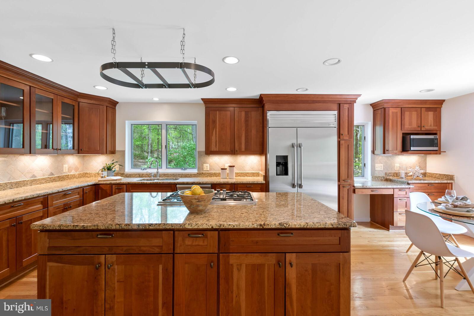10431 Lawyers Road Vienna, VA 22181 - Photo 7 of 53 Gallery Image 7