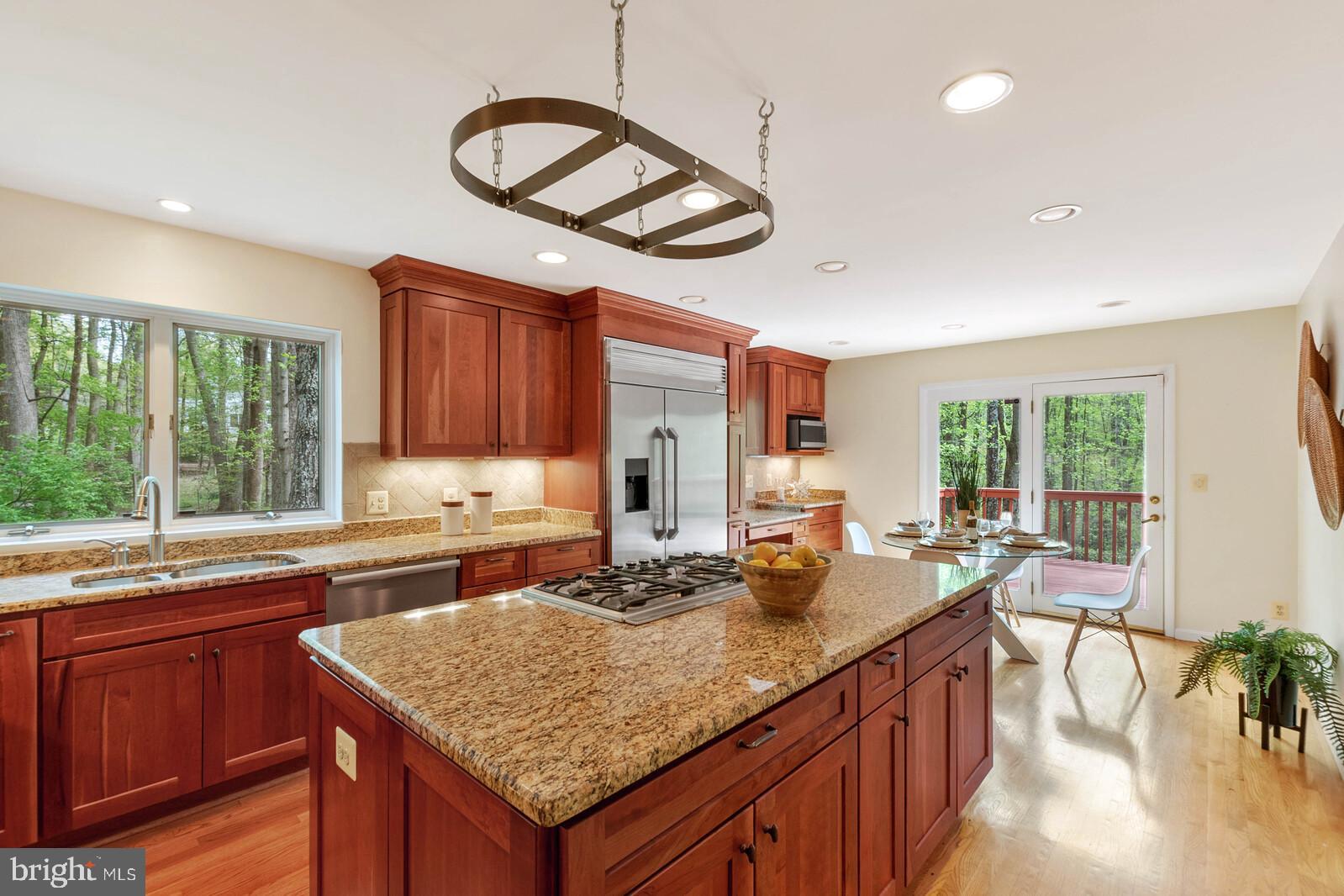 10431 Lawyers Road Vienna, VA 22181 - Photo 9 of 53 Gallery Image 9