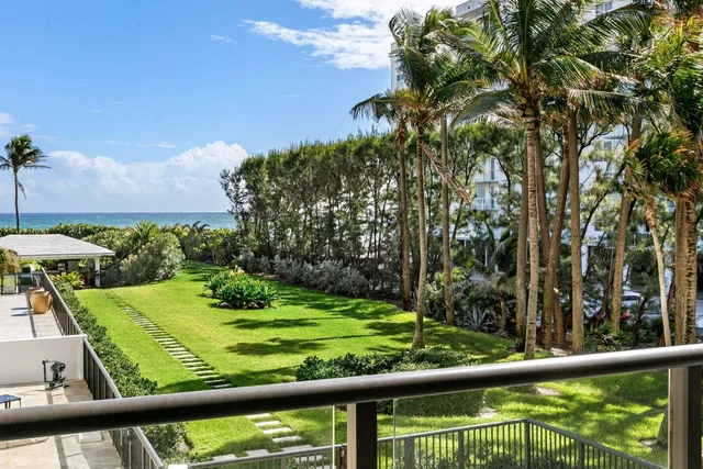 a view of yard from deck