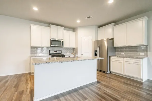 $2,600 | 16856 Pink Wintergreen Drive, Conroe, TX 77385