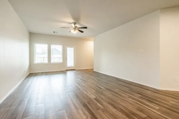 $2,600 | 16856 Pink Wintergreen Drive, Conroe, TX 77385