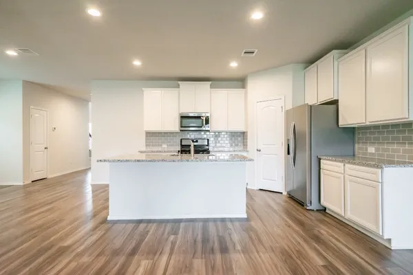 $2,600 | 16856 Pink Wintergreen Drive, Conroe, TX 77385