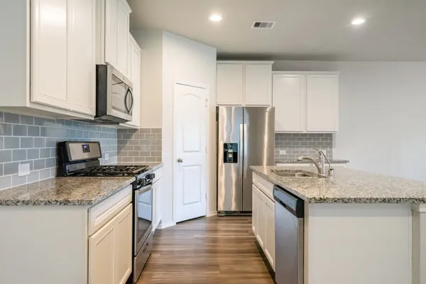 $2,600 | 16856 Pink Wintergreen Drive, Conroe, TX 77385