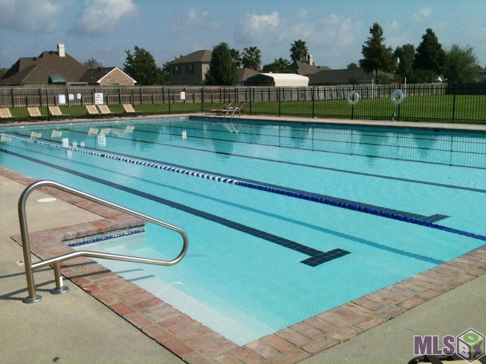 10325 Springpark Avenue Baton Rouge, LA 70810 - Photo 22 of 23 Community Pool