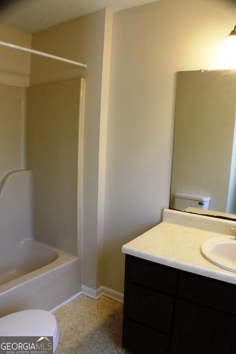 118 Whipoorwill Way Dublin, GA 31021 - Photo 26 of 28 a bathroom with a sink and a bathtub