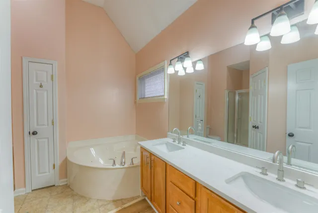 $239,900 | 2715 Bending Elm Drive, Memphis, TN 38016