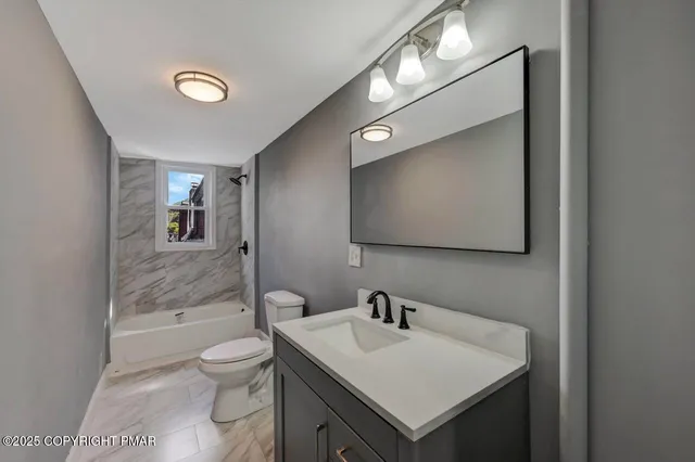 $1,400 | 128 East Broad Street, Unit 128C, Tamaqua, PA 18252