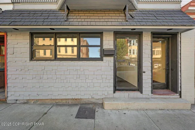 $1,400 | 128 East Broad Street, Unit 128C, Tamaqua, PA 18252