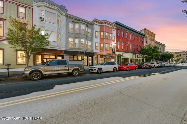 $1,400 | 128 East Broad Street, Unit 128C, Tamaqua, PA 18252