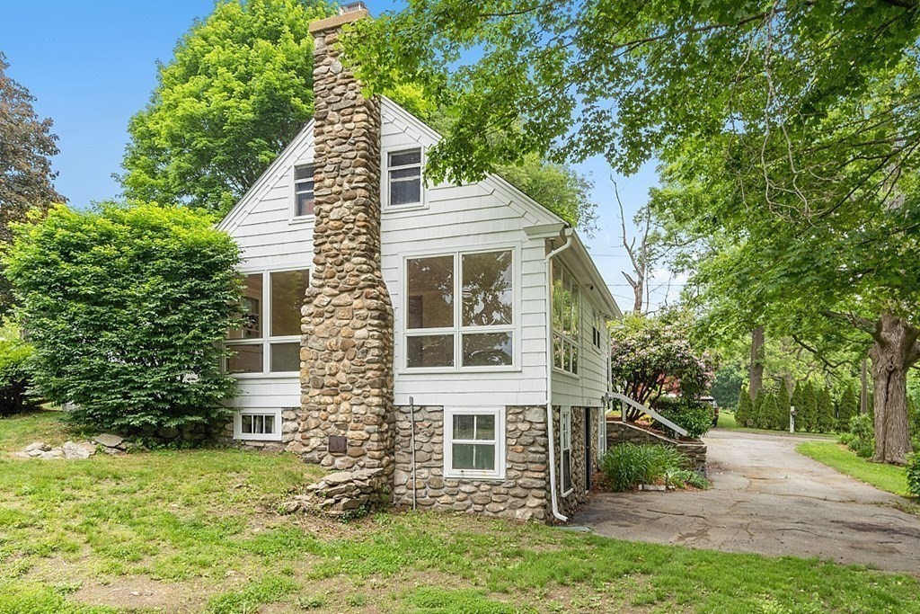 11 Curtis Hill Road Charlton, MA 01507 - Photo 3 of 40 Gallery Image 3