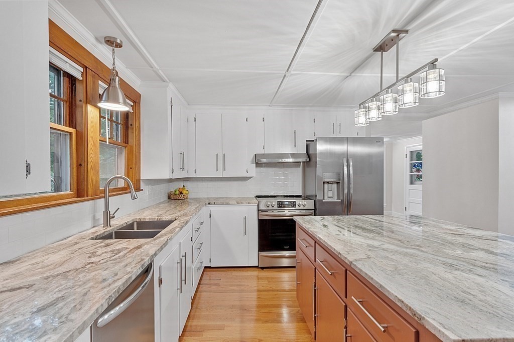 11 Curtis Hill Road Charlton, MA 01507 - Photo 5 of 40 Gallery Image 5